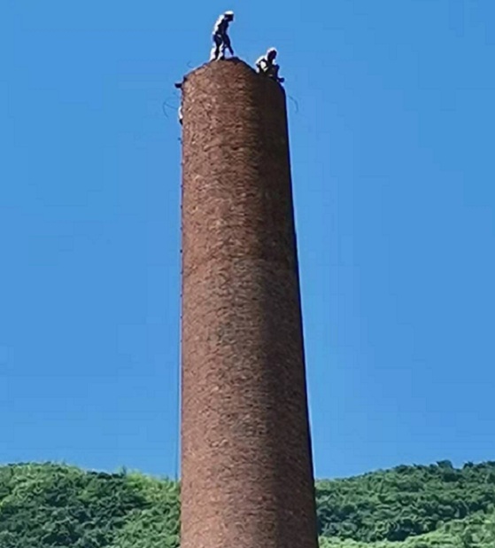 煙囪拆除公司:專(zhuān)業(yè)鑄就信賴(lài)，安全成就未來(lái)